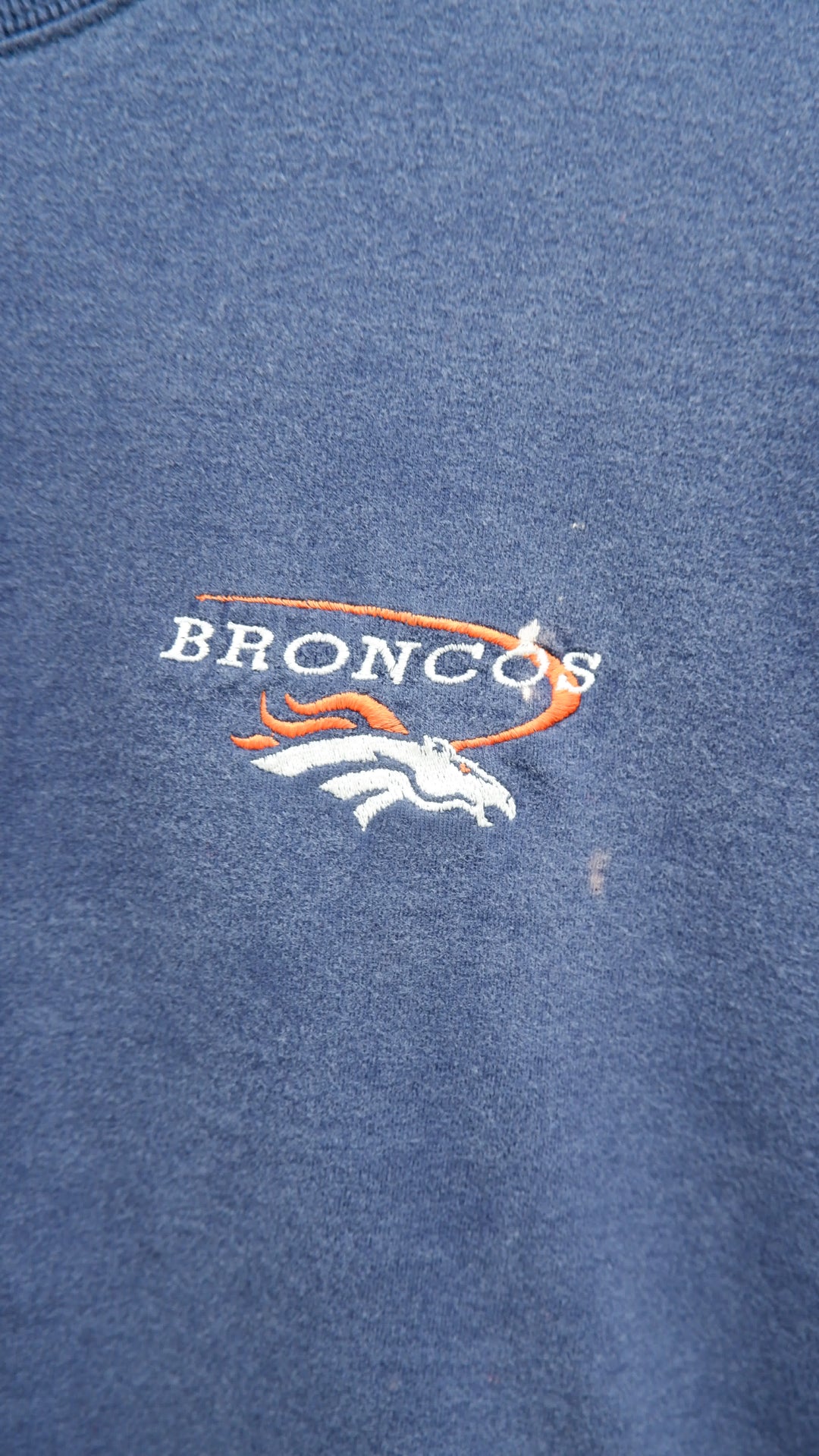 Pro Player Denver Broncos Embroidered VNTG T-Shirt