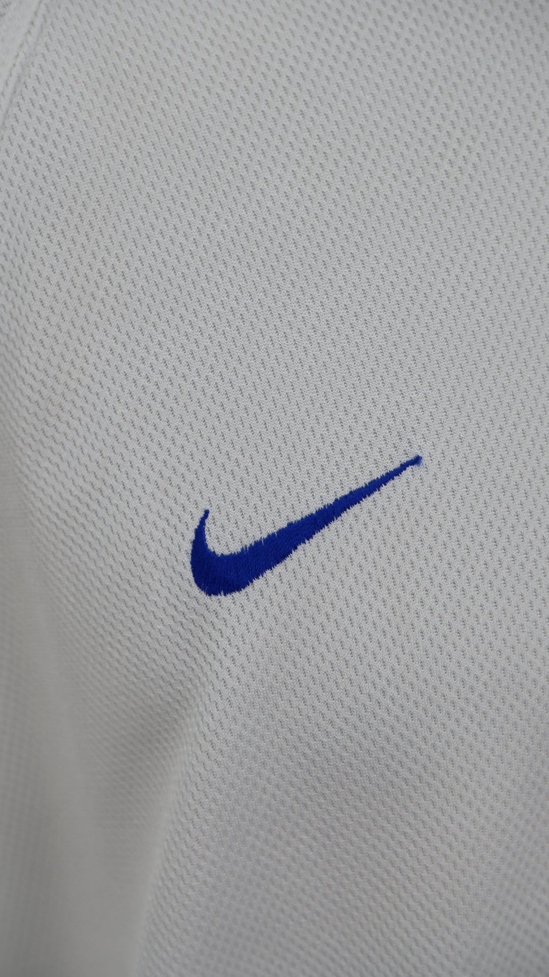 Vintage 90's Nike Swoosh Embroidered V-Neck Sports T-Shirt