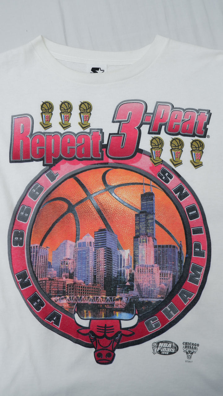Starter 1998 NBA Finals Chicago Bulls Repeat 3-Peat VNTG Boys Youth T-Shirt