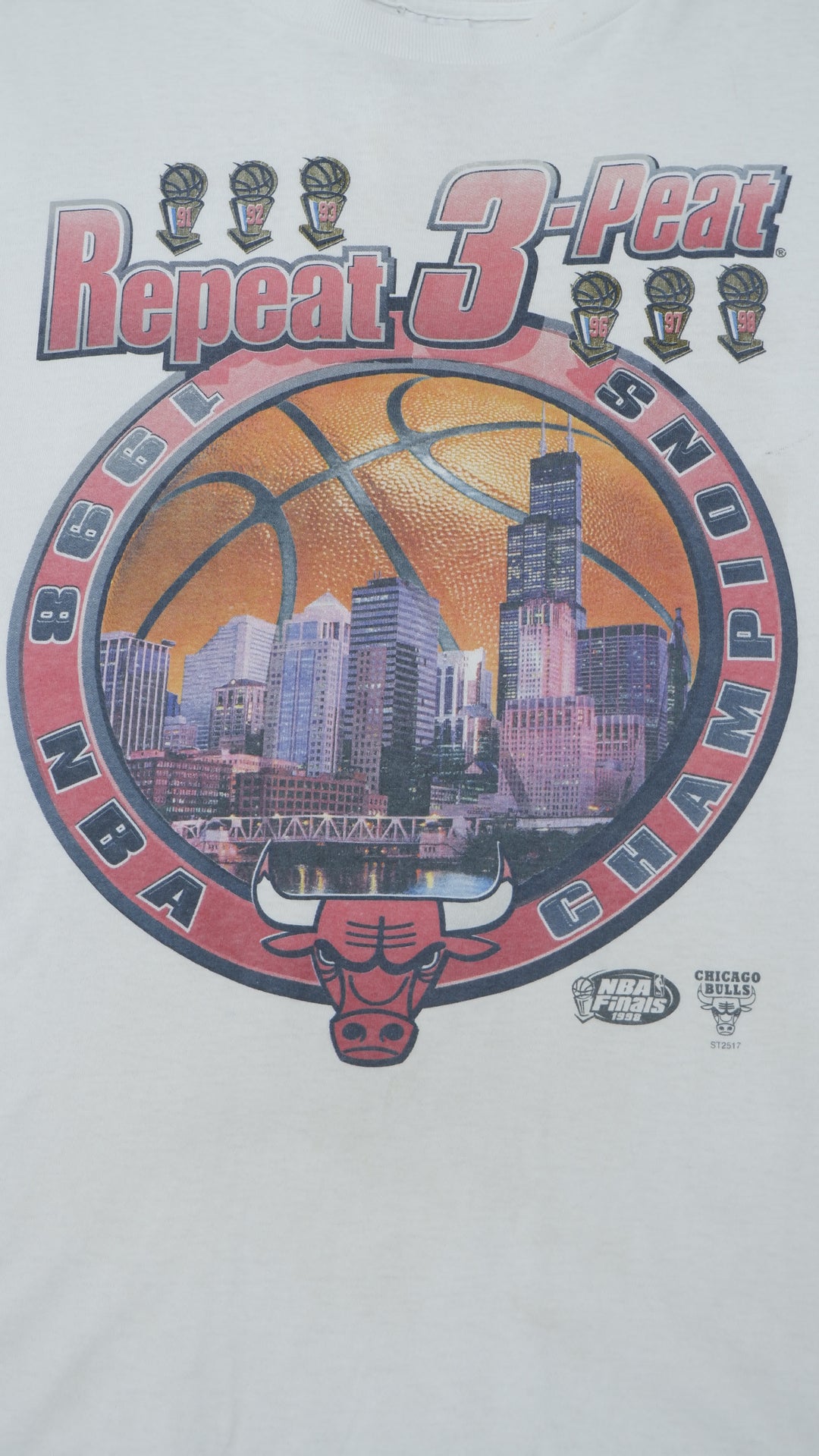 Vintage 98 Chicago Bulls NBA Champions Repeat 3-Peat Starter T-Shirt Made In USA