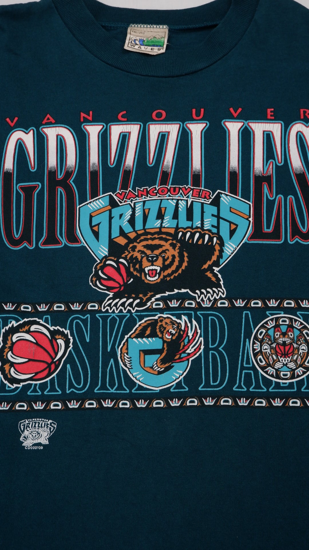 90's Vancouver Grizzlies Basketball Youth Boys VNTG T-Shirt Single Stitch